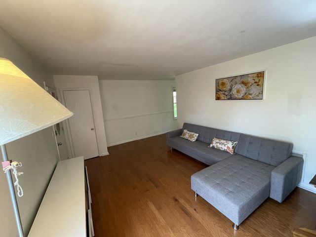110 Bellevue Rd Apt 16, Nashville, TN 37221