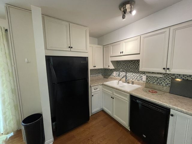 110 Bellevue Rd Apt 16, Nashville, TN 37221