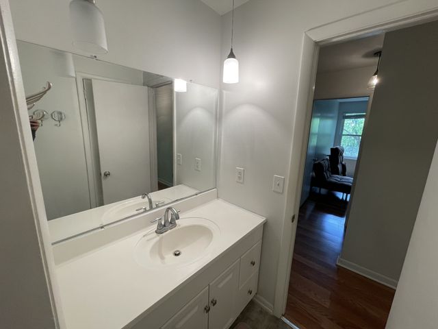110 Bellevue Rd Apt 16, Nashville, TN 37221