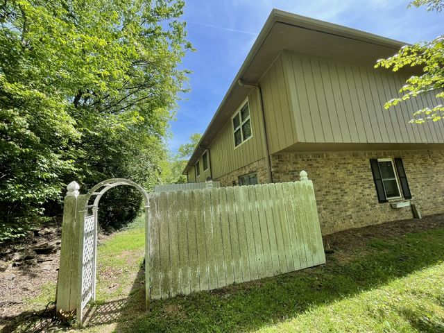 110 Bellevue Rd Apt 16, Nashville, TN 37221