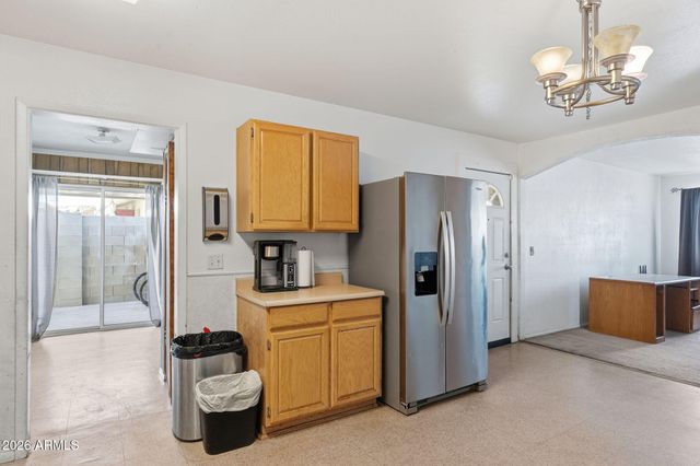 204 E HAMPTON Avenue, Mesa, AZ 85210