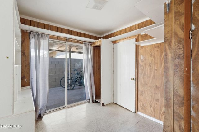 204 E HAMPTON Avenue, Mesa, AZ 85210