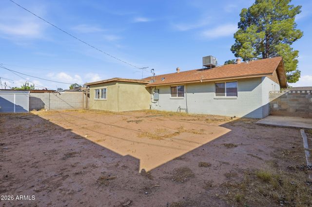 204 E HAMPTON Avenue, Mesa, AZ 85210
