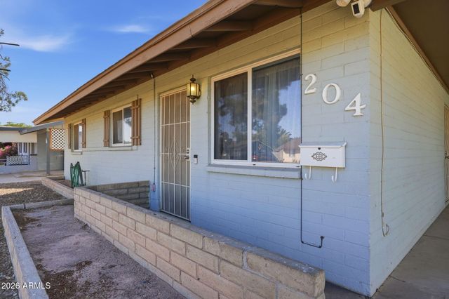 204 E HAMPTON Avenue, Mesa, AZ 85210