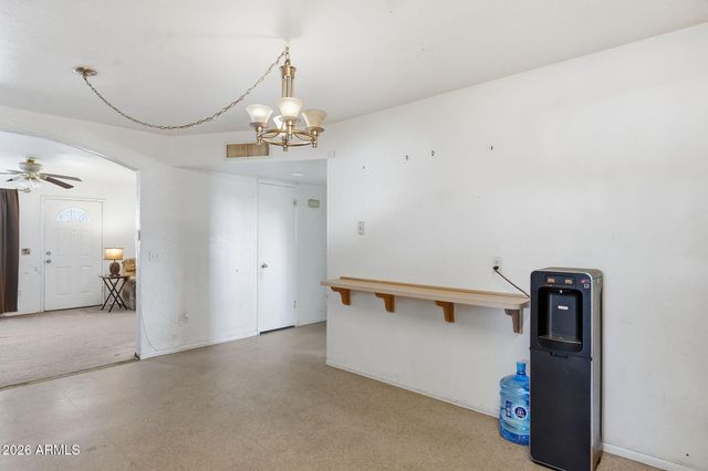 204 E HAMPTON Avenue, Mesa, AZ 85210