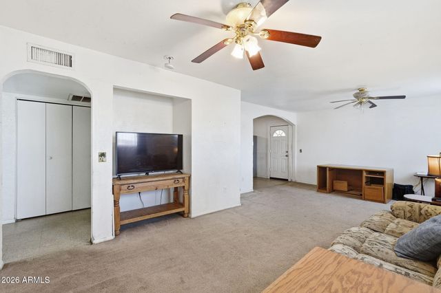 204 E HAMPTON Avenue, Mesa, AZ 85210