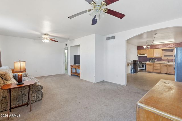 204 E HAMPTON Avenue, Mesa, AZ 85210