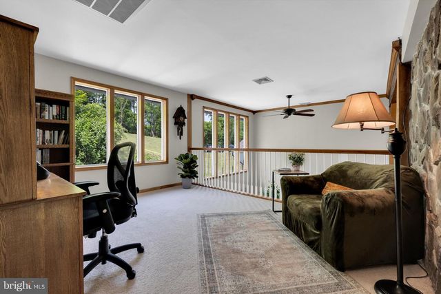 1094 SEIFRIT LN, Bernville, PA 19506