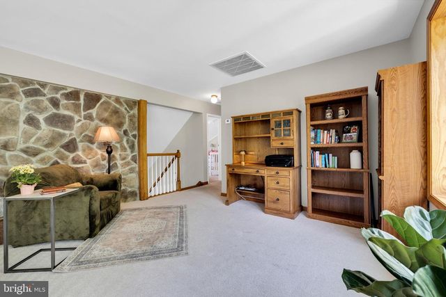 1094 SEIFRIT LN, Bernville, PA 19506