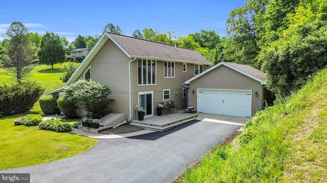 1094 SEIFRIT LN, Bernville, PA 19506