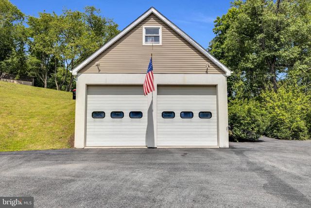 1094 SEIFRIT LN, Bernville, PA 19506