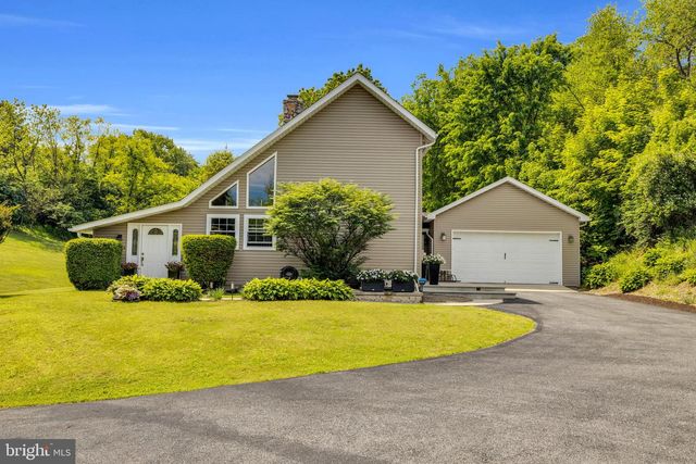 1094 SEIFRIT LN, Bernville, PA 19506