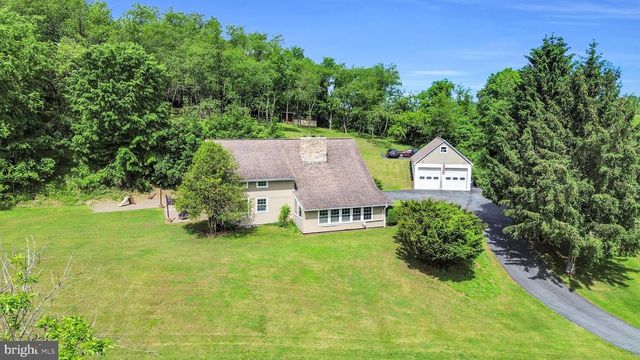 1094 SEIFRIT LN, Bernville, PA 19506
