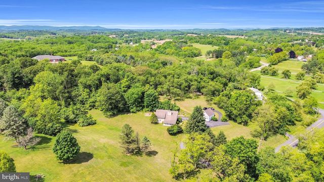 1094 SEIFRIT LN, Bernville, PA 19506