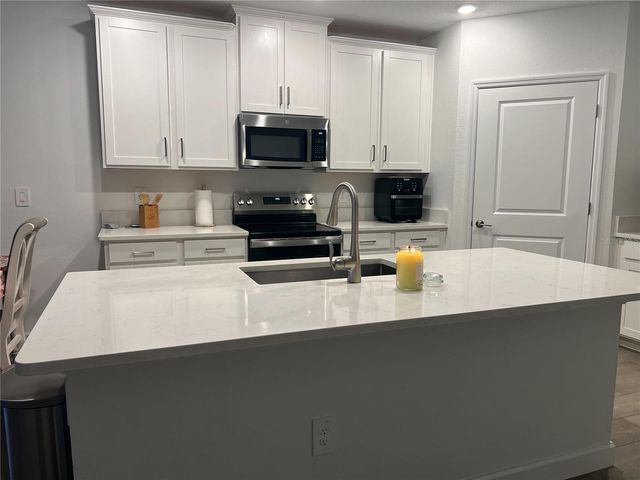 32070 GRIFFIN SANDS LANE, San Antonio, FL 33576