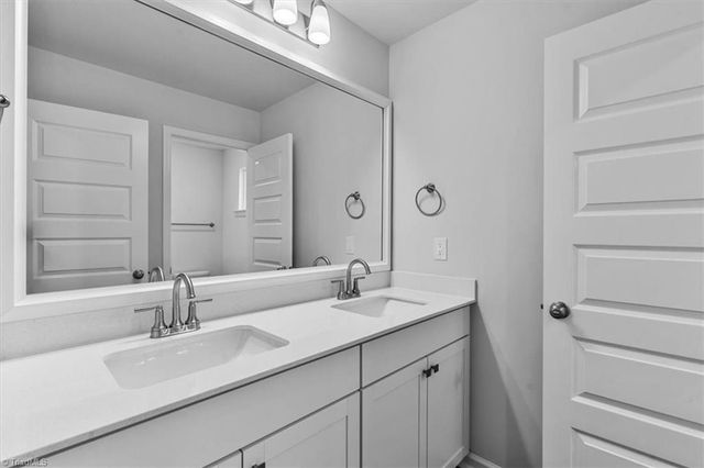 386 Yarrow Drive, Lexington, NC 27295
