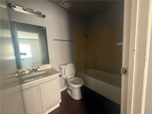 2853 Wheelwright Drive B, Las Vegas, NV 89121