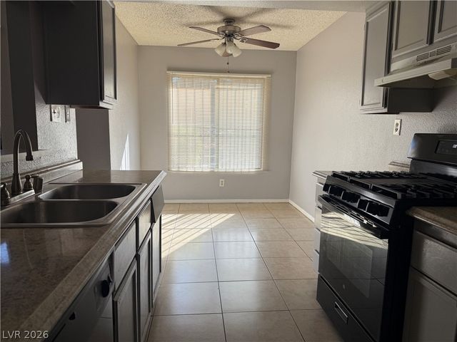 2853 Wheelwright Drive B, Las Vegas, NV 89121