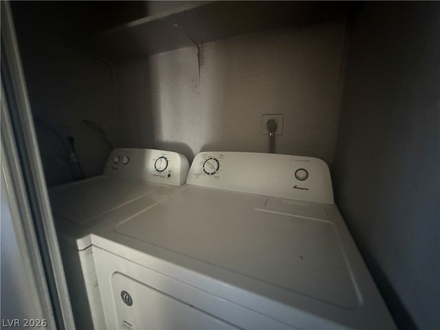 2853 Wheelwright Drive B, Las Vegas, NV 89121