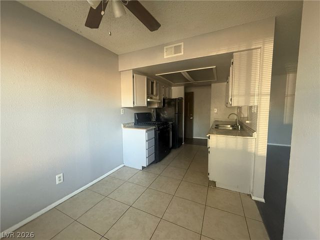2853 Wheelwright Drive B, Las Vegas, NV 89121