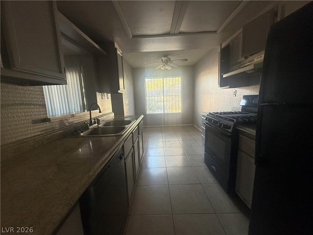 2853 Wheelwright Drive B, Las Vegas, NV 89121