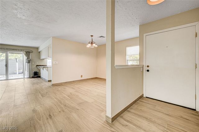 2475 Swan Lane, Las Vegas, NV 89121