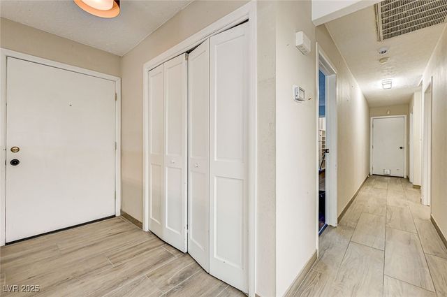 2475 Swan Lane, Las Vegas, NV 89121