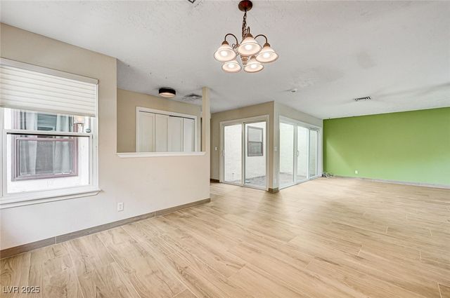 2475 Swan Lane, Las Vegas, NV 89121