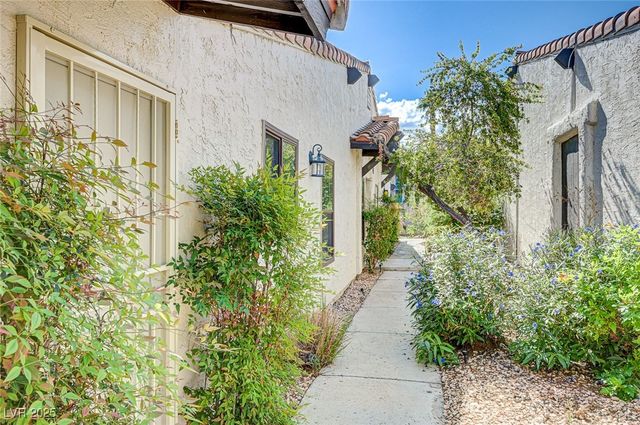 2475 Swan Lane, Las Vegas, NV 89121