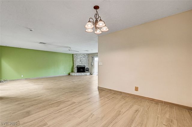 2475 Swan Lane, Las Vegas, NV 89121