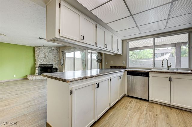 2475 Swan Lane, Las Vegas, NV 89121