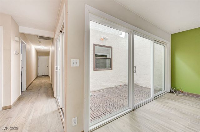 2475 Swan Lane, Las Vegas, NV 89121