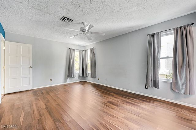 2475 Swan Lane, Las Vegas, NV 89121