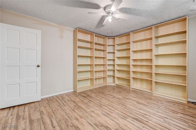 2475 Swan Lane, Las Vegas, NV 89121