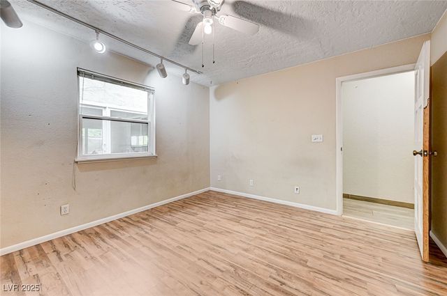 2475 Swan Lane, Las Vegas, NV 89121