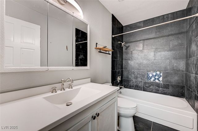 2475 Swan Lane, Las Vegas, NV 89121