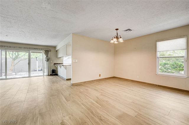 2475 Swan Lane, Las Vegas, NV 89121