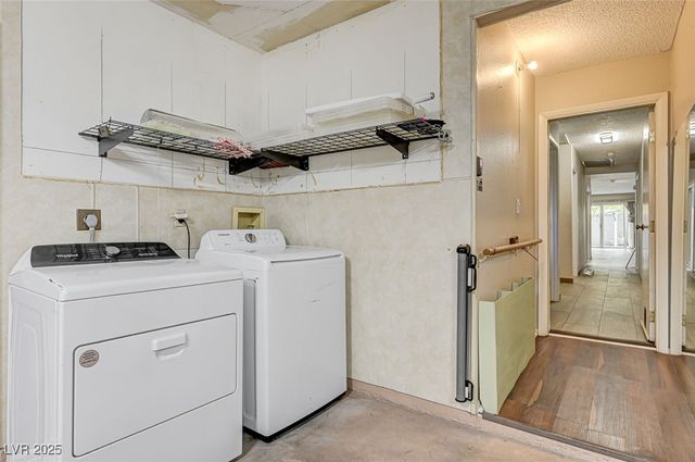 2475 Swan Lane, Las Vegas, NV 89121