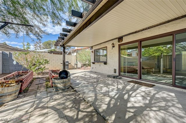 2475 Swan Lane, Las Vegas, NV 89121