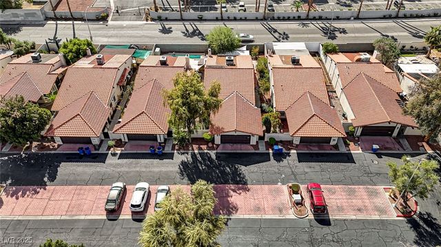 2475 Swan Lane, Las Vegas, NV 89121