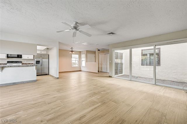 2475 Swan Lane, Las Vegas, NV 89121