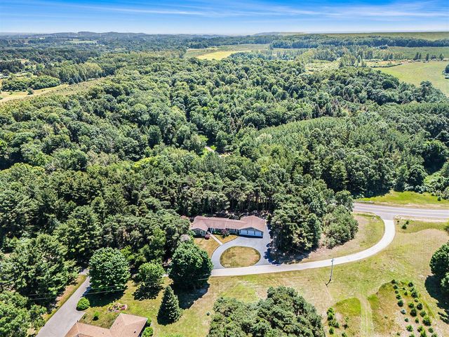 5920 Iris Road, Ludington, MI 49431