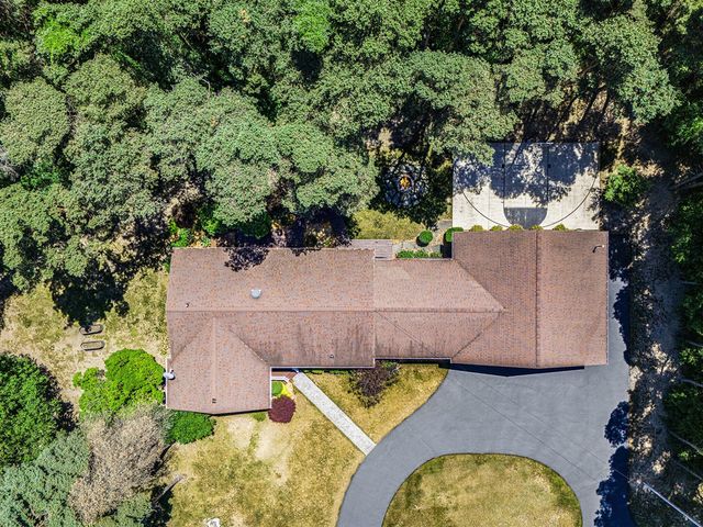 5920 Iris Road, Ludington, MI 49431