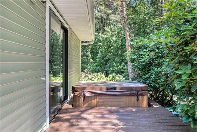 5920 Iris Road, Ludington, MI 49431