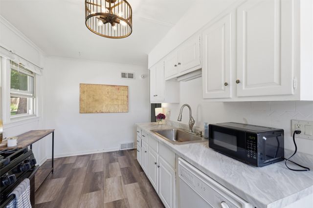 1504 61st Street, Des Moines, IA 50311
