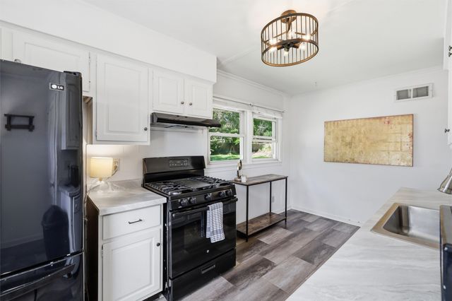 1504 61st Street, Des Moines, IA 50311