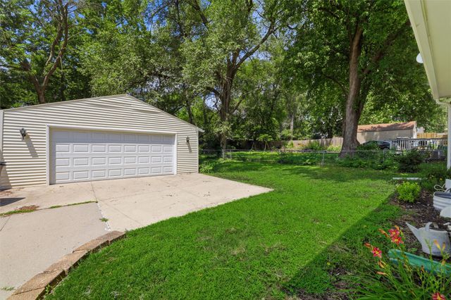1504 61st Street, Des Moines, IA 50311