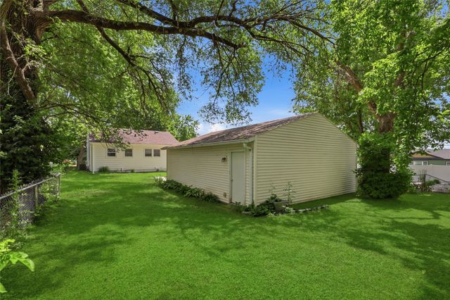 1504 61st Street, Des Moines, IA 50311
