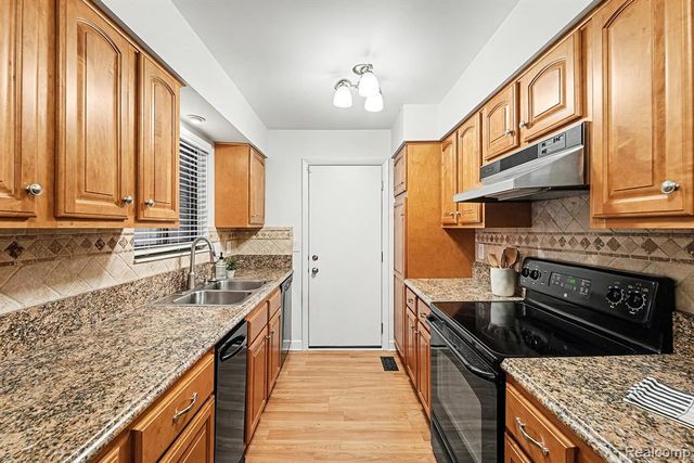 48315 Bayshore Drive, Van Buren, MI 48111