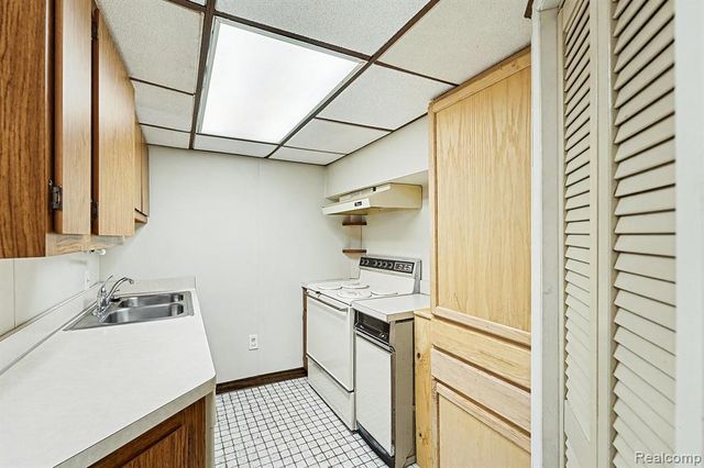 48315 Bayshore Drive, Van Buren, MI 48111